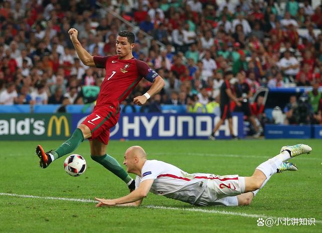 波兰队在对抗中展现顽强斗志 波兰队在对抗中展现顽强斗志