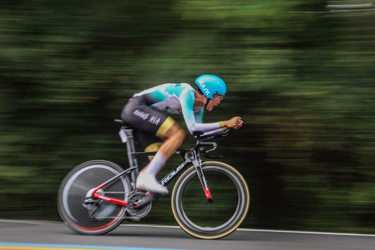 自行车锦标赛幸运女选手夺冠 自行车锦标赛幸运女选手夺冠