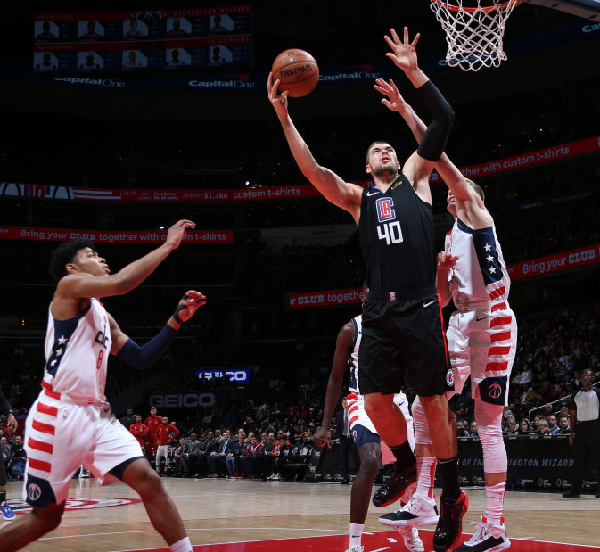 开云体育中国-快船力克尼克斯,哈雷尔砍下27分的简单介绍