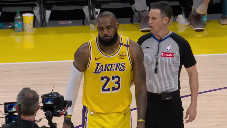 76人遭遇失利湖人夺胜 76人遭遇失利湖人夺胜