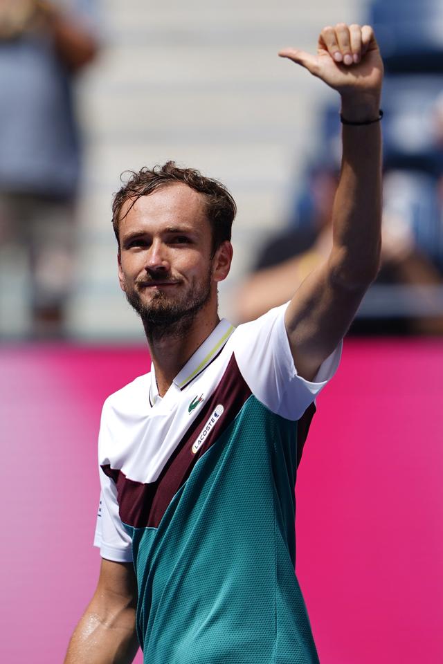 包含美网横扫法网，梅德韦杰夫状态火热的词条