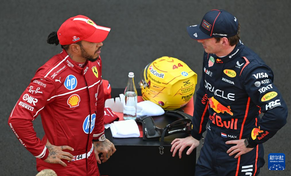 开云体育在线-红牛车队绝杀威廉姆斯，汉密尔顿高光表现