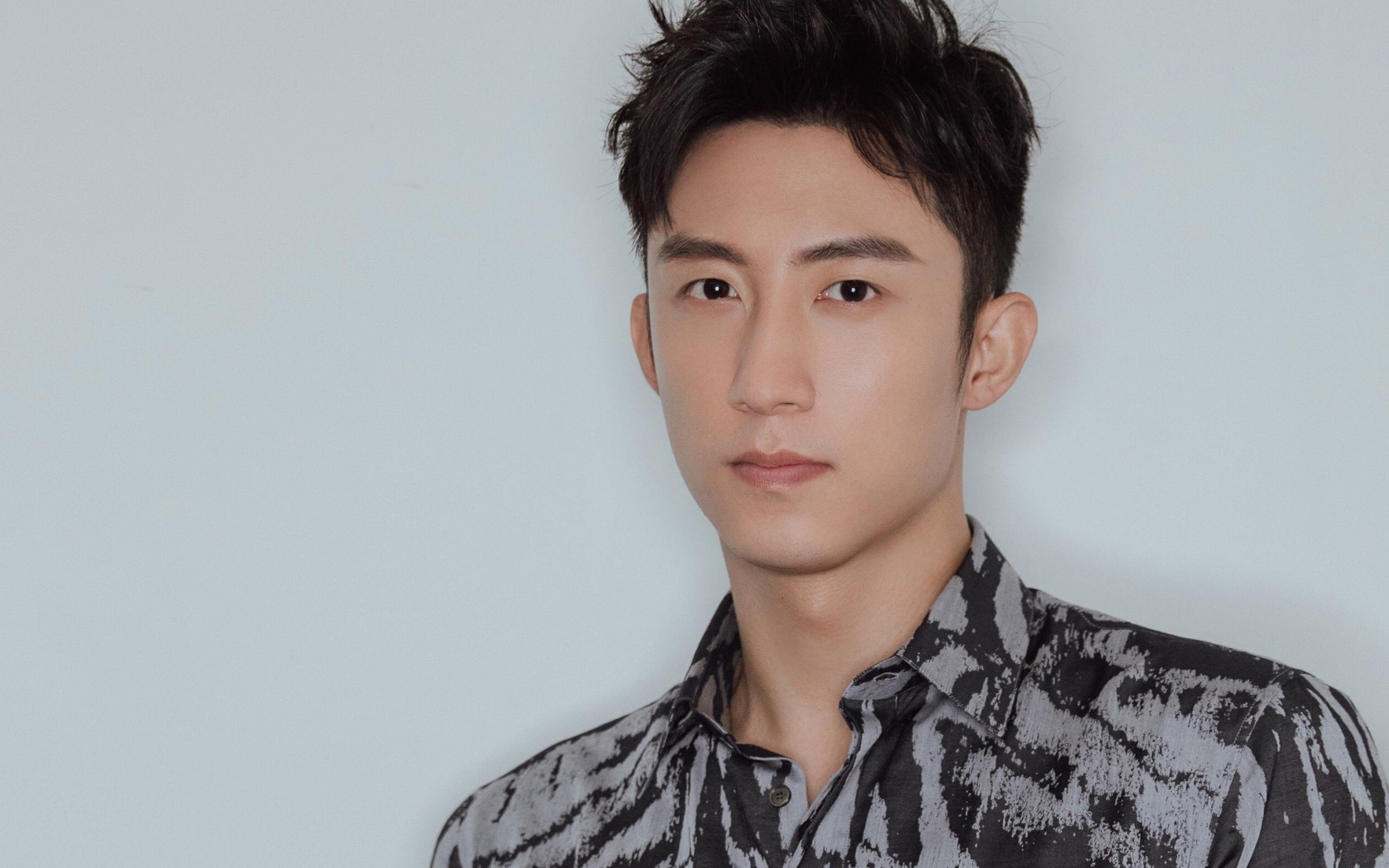 寂静75分钟,一脚惊雷炸响,看奥利维耶如何将山岳般的压力踏成王座阶梯