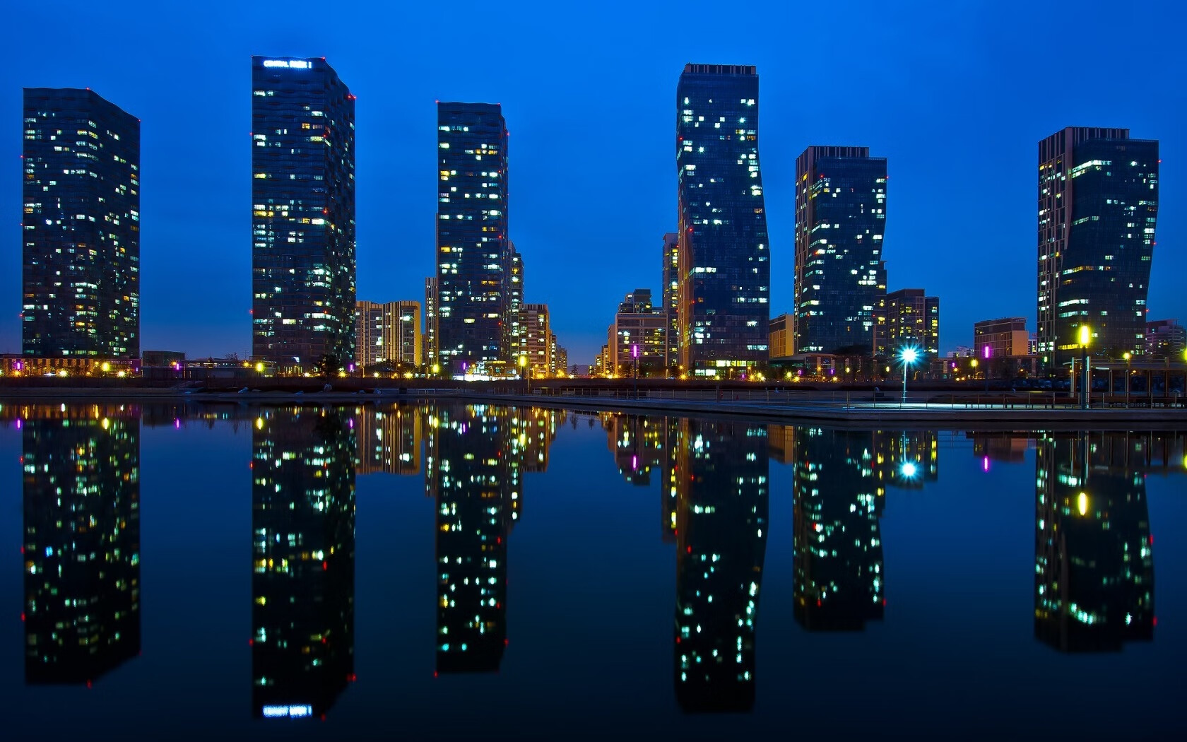 英格拉姆爆发背后，新疆队单节拉开马刺式的团队启示