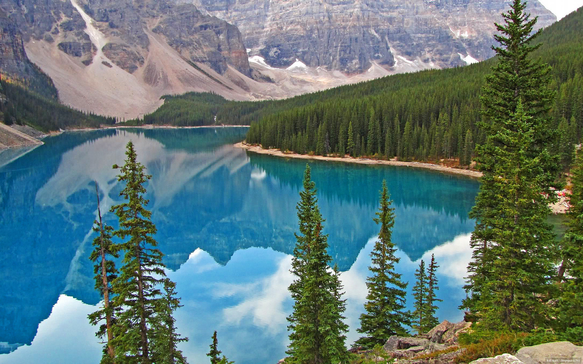 安哥拉对阵曼联，迪巴拉全场焦点闪耀，友谊赛激荡足球之夜