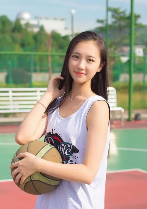 中北美神话，哥斯达黎加如何用团队足球碾压波兰，B费独木难支